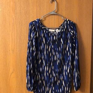Long sleeve blue and black stretchy blouse